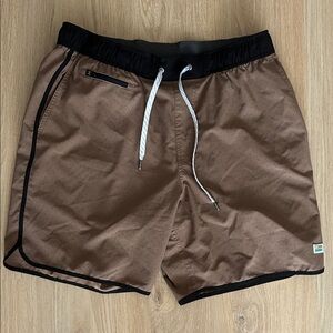 Men’s Vuori Shorts (Medium)